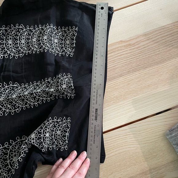 Nic + Zoe Embroidered Eyelet A-line Skirt black and white size 10 - Picture 2 of 5
